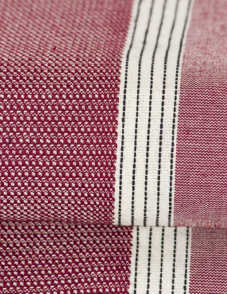 Cubrecama Natte 3x2,40m. — Color: Burdeos