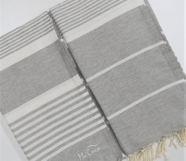 Cubrecama ARTHUR 3x2m. — Color: Gris claro | Blanco