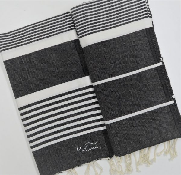 Cubrecama ARTHUR 3x2m. — Color: Negro | Blanco